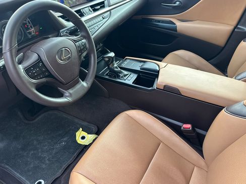 Used 2021 Lexus ES 300h 300h image 7