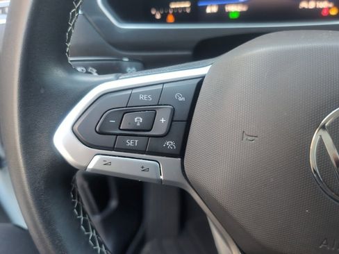 Used 2023 Volkswagen Tiguan SE w/ Panoramic Sunroof Package image 15