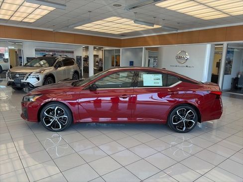 New 2025 Nissan Altima 2.5 SR w/ SR Premium Package image 3