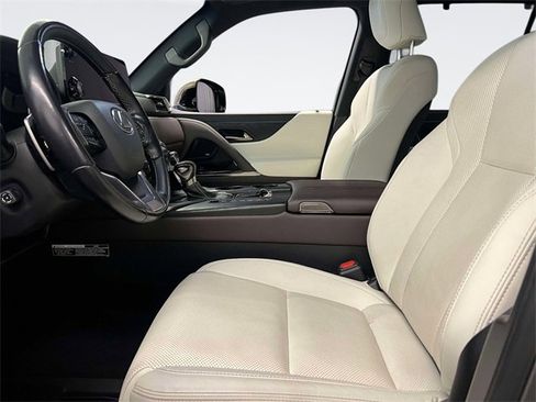 Used 2023 Lexus LX 600 4WD w/ Luxury Package image 18