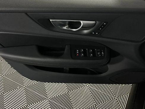 Used 2025 Volvo V60 B5 Cross Country Plus image 23