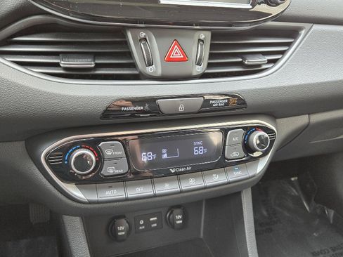 Used 2020 Hyundai Elantra GT w/ Style Package 02 image 23