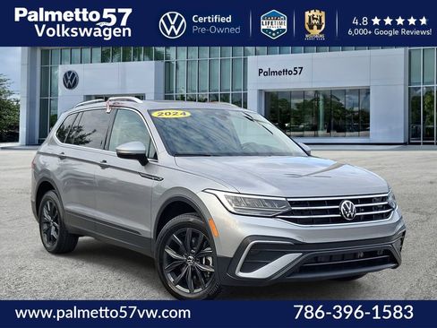 Certified 2024 Volkswagen Tiguan SE FWD image 1