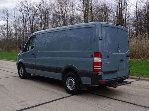 Used 2016 Mercedes-Benz Sprinter 2500 image 3