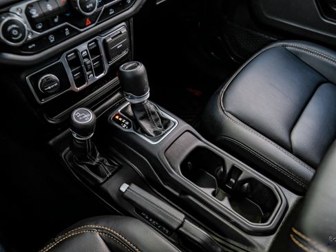 Used 2024 Jeep Gladiator Sport image 50