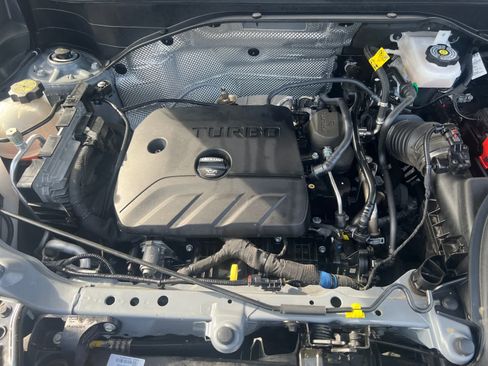 Used 2023 Buick Encore GX Preferred w/ Cold Weather Comfort Package AWD/4WD image 8