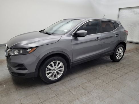 Used 2021 Nissan Rogue Sport S image 2