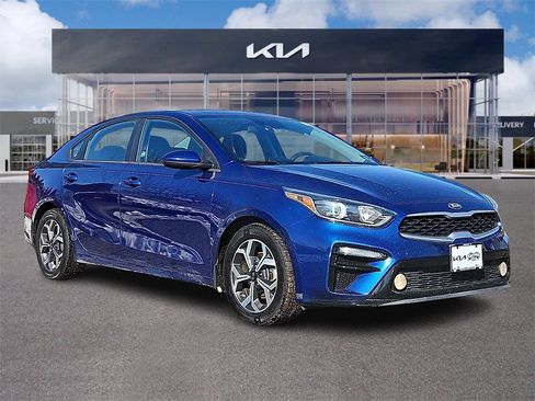 Certified 2019 Kia Forte LXS image 1
