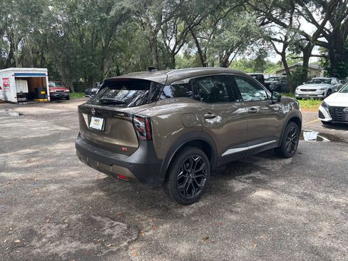 Used 2026 Nissan Kicks SR FWD image 14