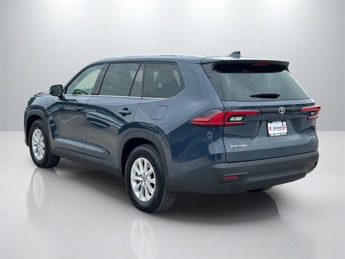 Used 2026 Toyota Grand Highlander XLE image 7