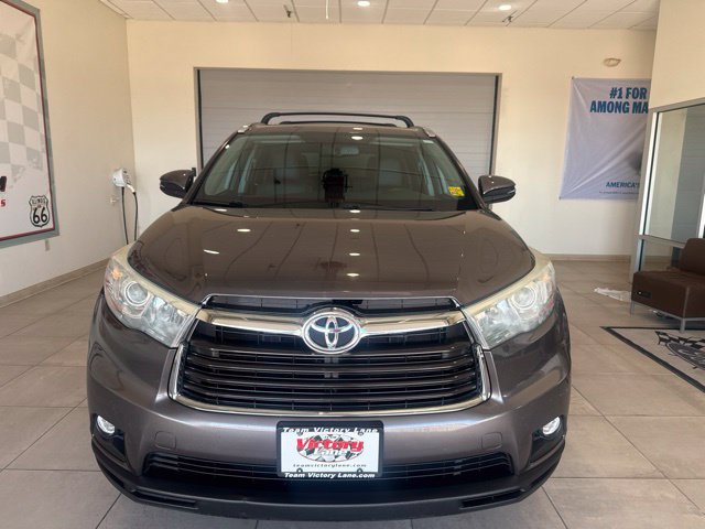 Used 2015 Toyota Highlander XLE FWD image 2
