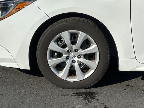 Used 2025 Toyota Corolla LE image 22