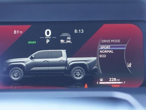 Certified 2024 Toyota Tacoma TRD Off-Road image 44