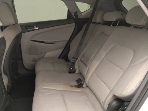 Used 2019 Hyundai Tucson SE image 18