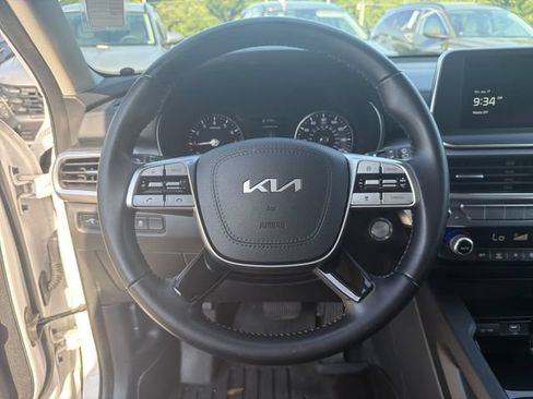 Used 2022 Kia Telluride LX AWD/4WD image 25