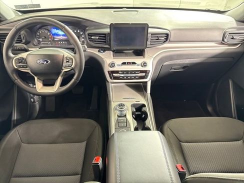 Used 2023 Ford Explorer XLT image 16