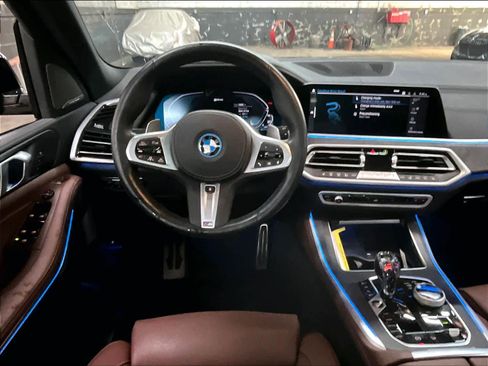 Used 2023 BMW X5 xDrive45e w/ Executive Package image 7