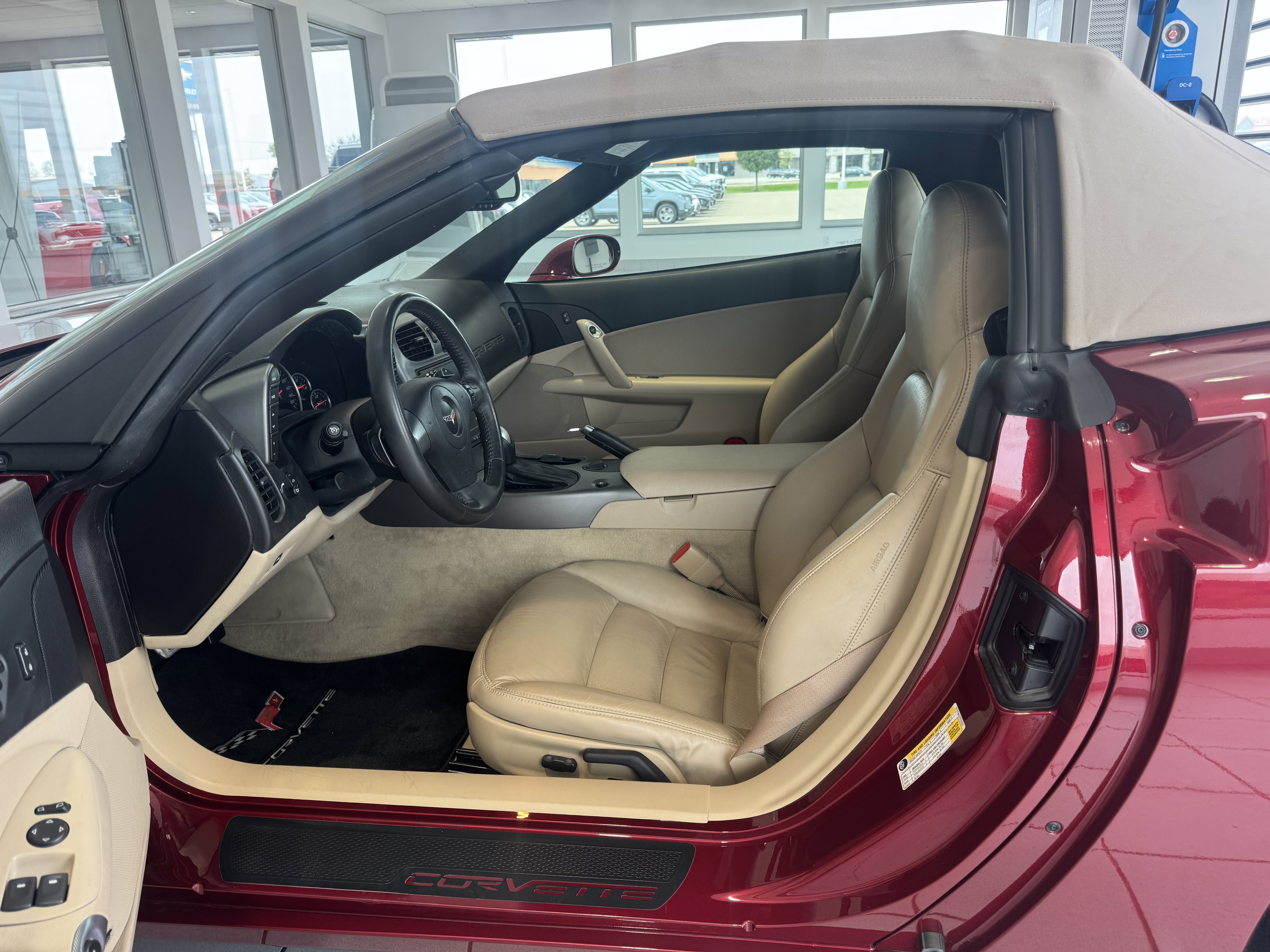 Used 2007 Chevrolet Corvette Convertible w/ Preferred Equipment Group RWD image 2