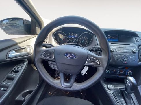 Used 2015 Ford Focus SE FWD image 12