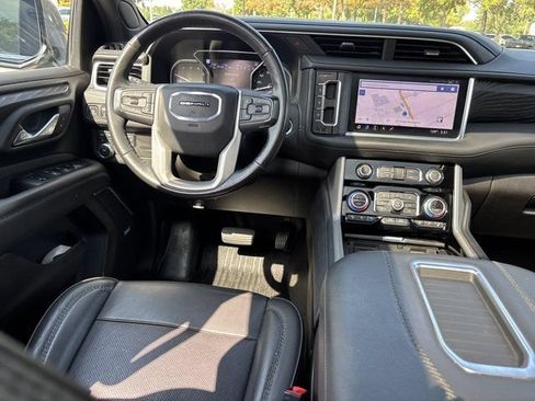 Used 2021 GMC Yukon Denali w/ Denali Premium Package AWD/4WD image 24