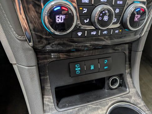 Used 2013 Buick Enclave Convenience FWD image 11