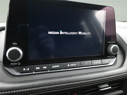 Used 2025 Nissan Rogue SV AWD/4WD image 22