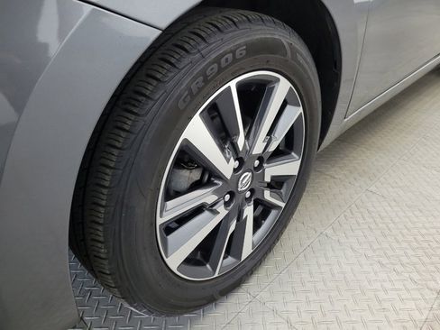 Used 2021 Nissan Versa SV FWD image 31