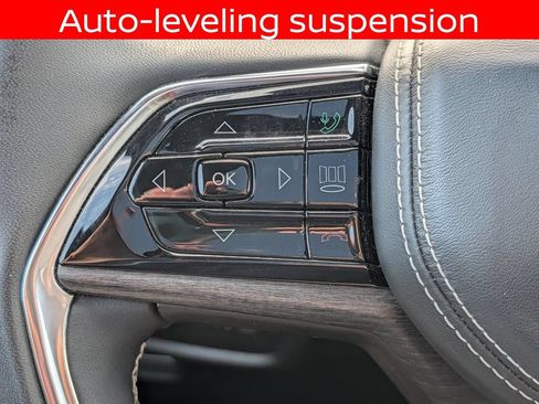 Used 2023 Jeep Grand Cherokee L Overland AWD/4WD image 32