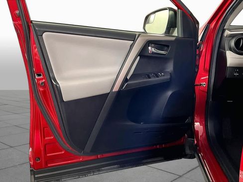 Used 2017 Toyota RAV4 XLE w/ Carpet Mat Package FWD image 21