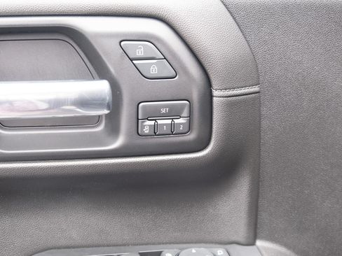 Used 2019 Chevrolet Silverado 1500 LTZ w/ LTZ Premium Package AWD/4WD image 17