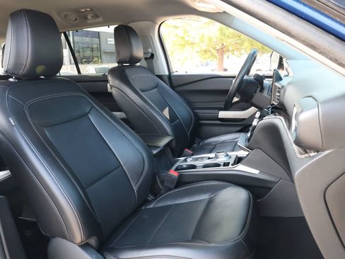 Used 2023 Ford Explorer Limited AWD/4WD image 30