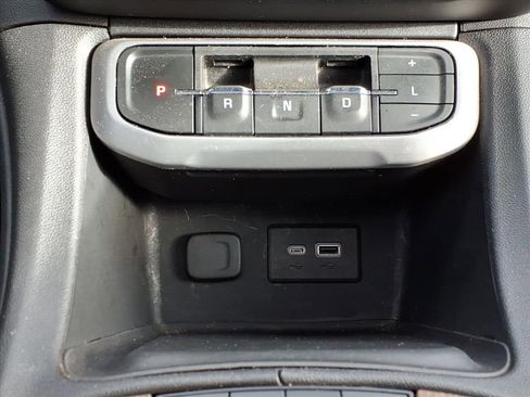 Used 2023 GMC Acadia SLE w/ Driver Convenience Package image 18