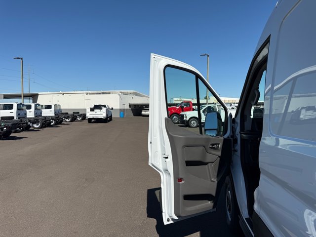 New 2027 Ford Transit 250 148 Medium Roof w/ Load Area Protection Package RWD image 13