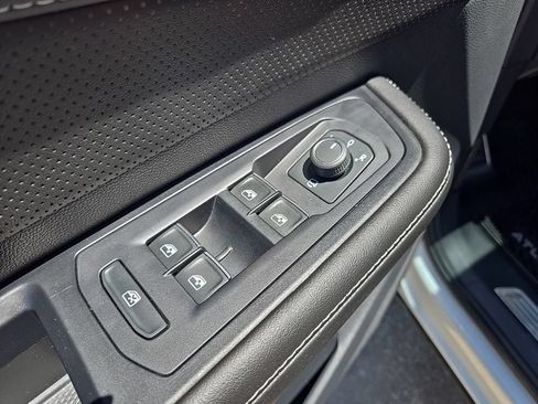 Used 2024 Volkswagen Atlas SEL Premium R-Line AWD/4WD image 32