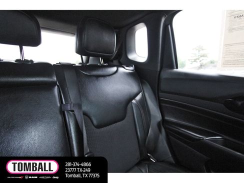 Used 2023 Jeep Compass Trailhawk AWD/4WD image 12