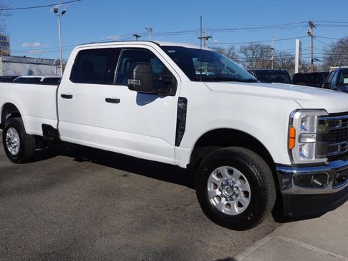 Used 2023 Ford F250 XLT AWD/4WD image 5