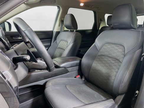 Used 2022 Nissan Pathfinder SV image 16