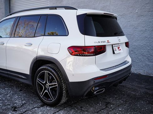 Used 2020 Mercedes-Benz GLB 250 GLB 250 image 13