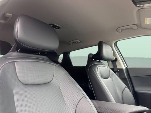 New 2025 Kia EV6 Wind image 16