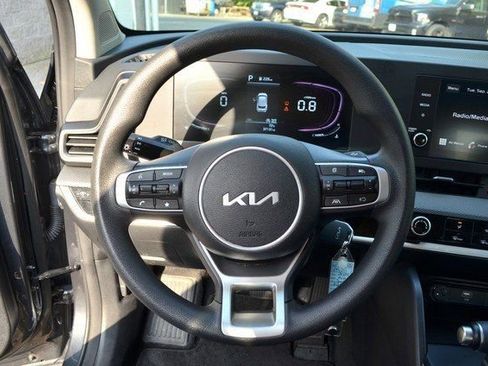 Used 2024 Kia Sportage LX image 19
