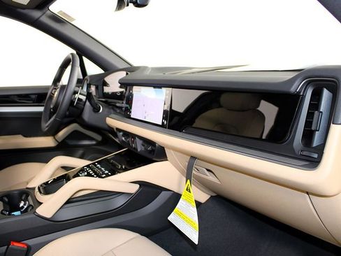 New 2026 Porsche Cayenne AWD/4WD image 24