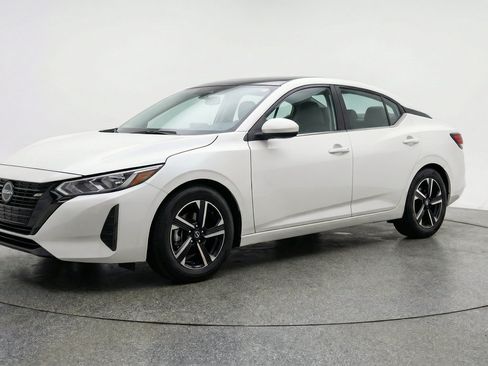 Used 2025 Nissan Sentra SV FWD image 3