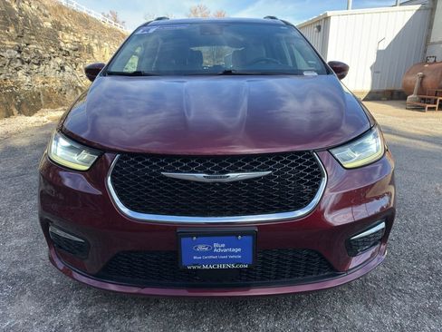 Used 2021 Chrysler Pacifica Touring-L image 7