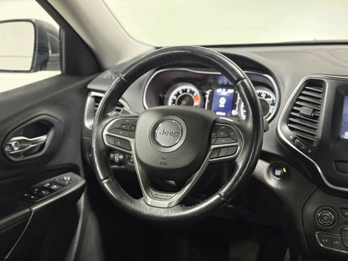 Used 2019 Jeep Cherokee Latitude Plus w/ Comfort/Convenience Group image 22