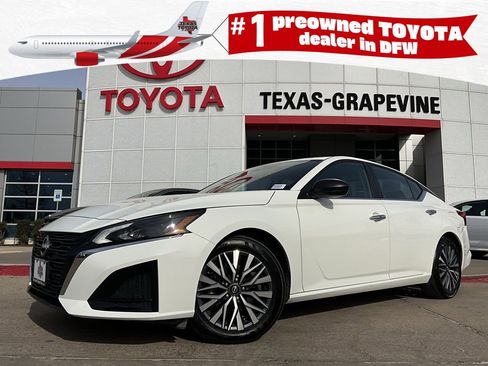 Used 2025 Nissan Altima 2.5 SV image 1