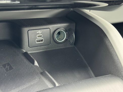 New 2026 Ford Escape Platinum w/ Class II Trailer Tow Package image 15