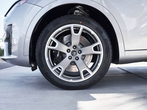 Used 2022 Maserati Levante Modena image 3