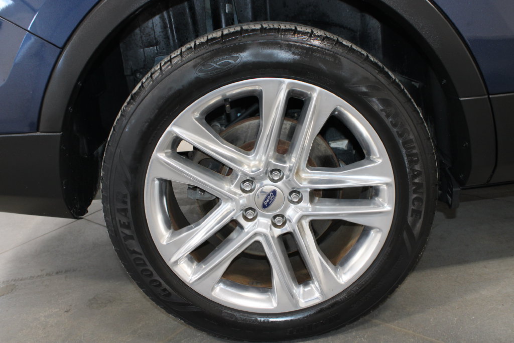 Used 2017 Ford Explorer XLT w/ Equipment Group 202A FWD image 56