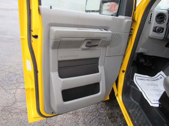 Used 2022 Ford E-350 and Econoline 350 Super Duty RWD image 22