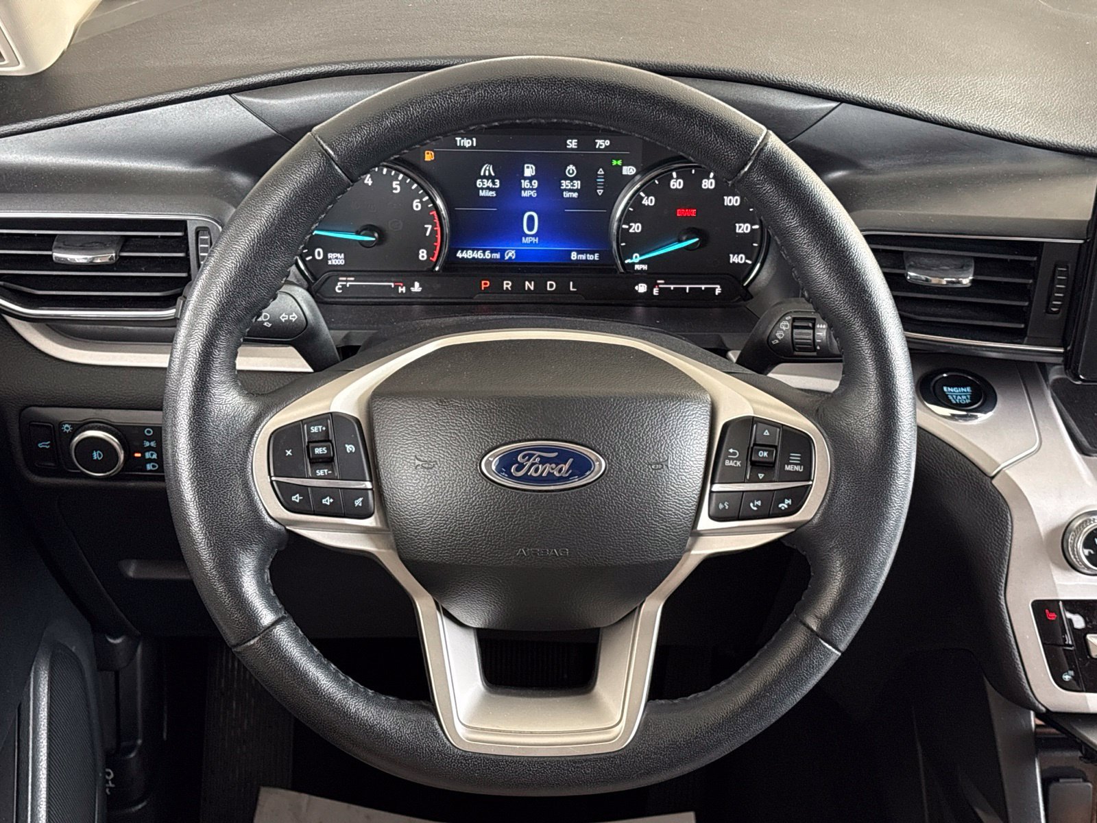 Used 2023 Ford Explorer XLT w/ Equipment Group 202A AWD/4WD image 28